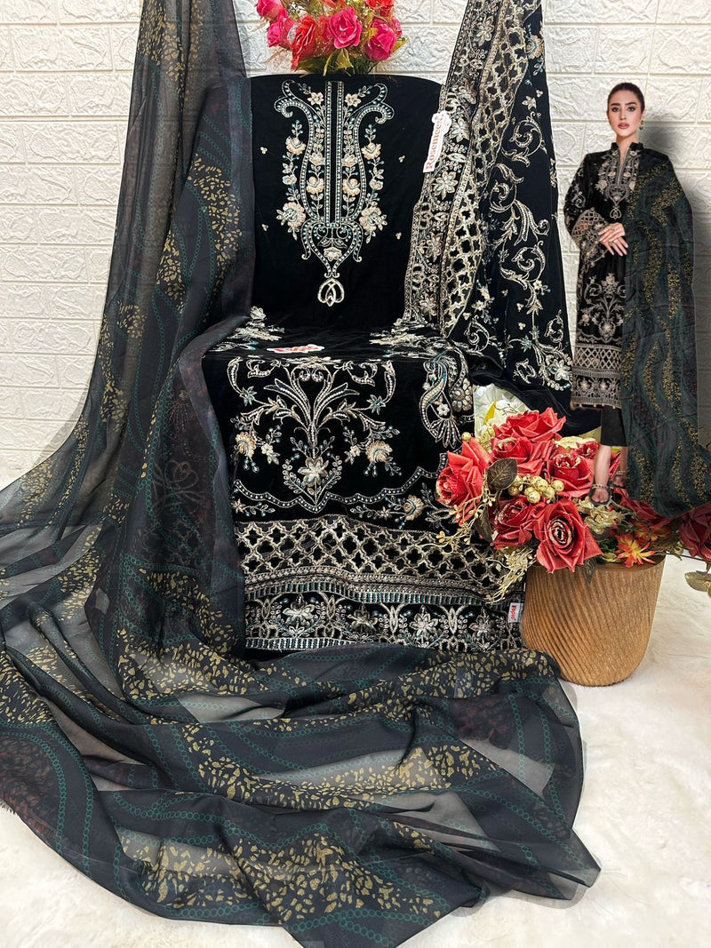 Fepic Suit V 17024 Velvet Embroidered Winter Wear Pakistani Salwar Suit