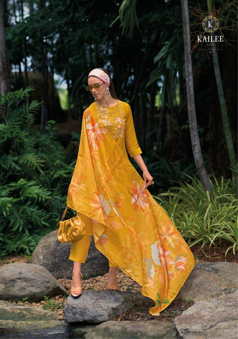 Kailee Fashion Humsafar Viscose Hand Mirror Work Kurti Pant Dupatta Set