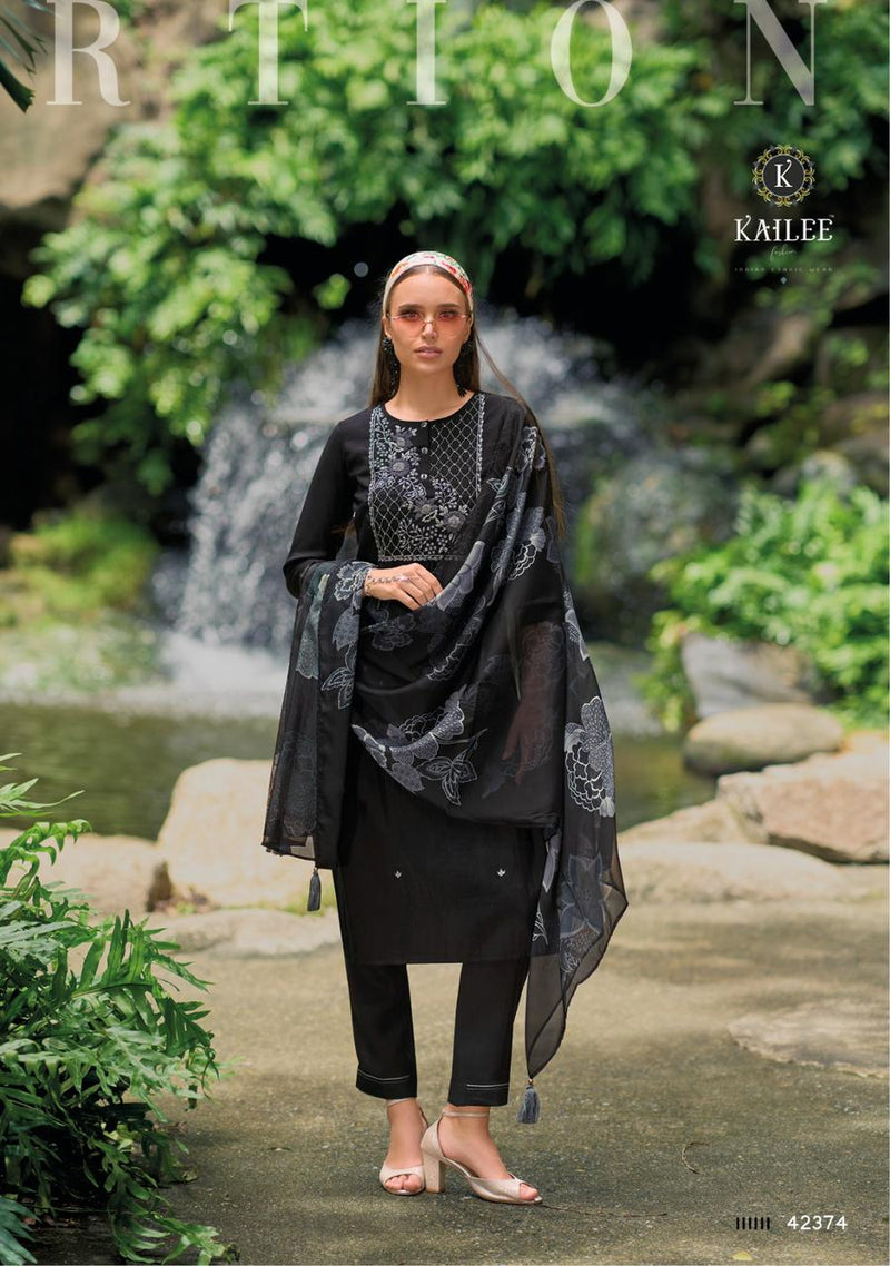 Kailee Fashion Humsafar Viscose Hand Mirror Work Kurti Pant Dupatta Set