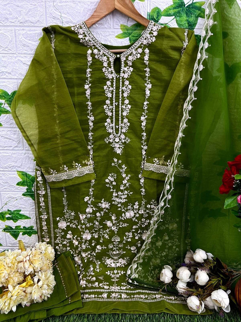 Zarqash Z 142 Georgette Heavy Embroidered Ready Made Pakistani Suits