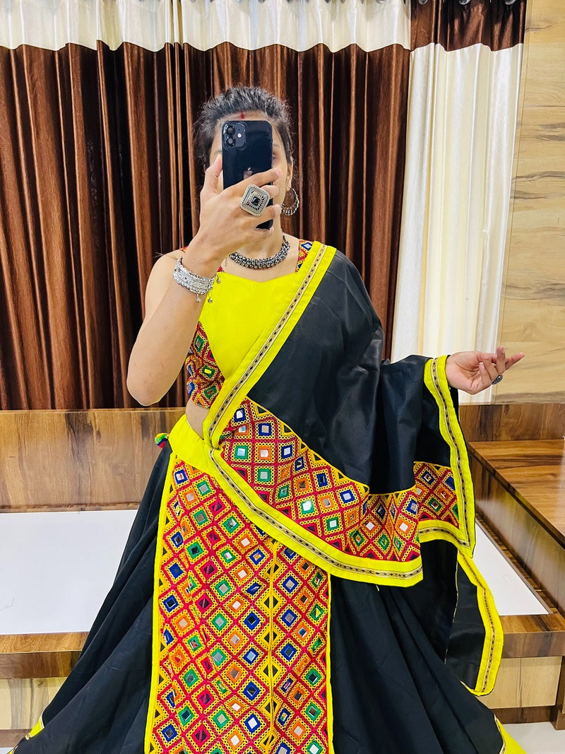 Aawiya Offical Rajwadi Vol 8 Cotton Silk With Gamthi Work Lehnga Choli