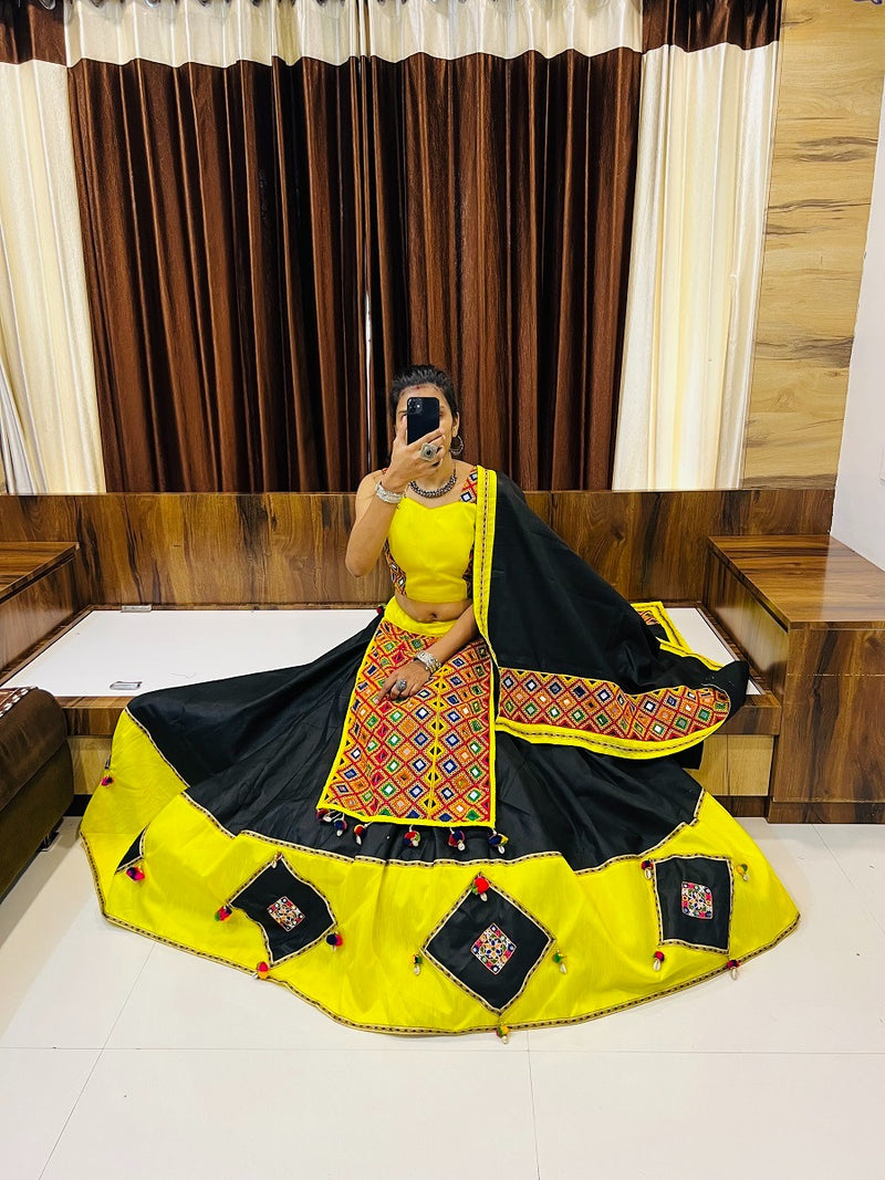 Aawiya Offical Rajwadi Vol 8 Cotton Silk With Gamthi Work Lehnga Choli