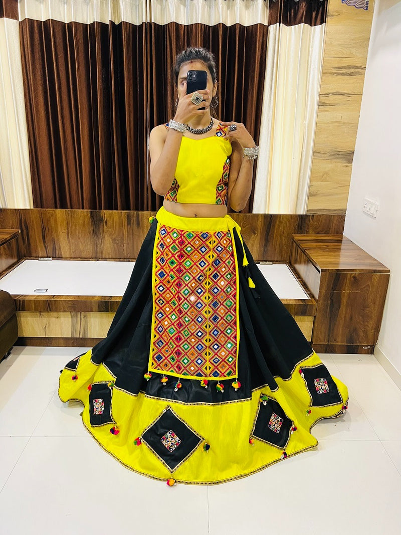 Aawiya Offical Rajwadi Vol 8 Cotton Silk With Gamthi Work Lehnga Choli