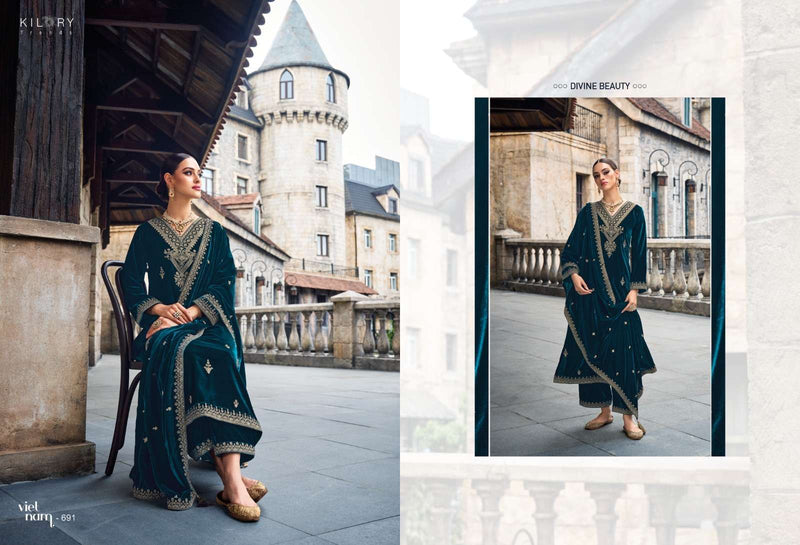 Kilory Trends Noor E Ishq Premium Velvet Fancy Work Pakistani Salwar Kameez