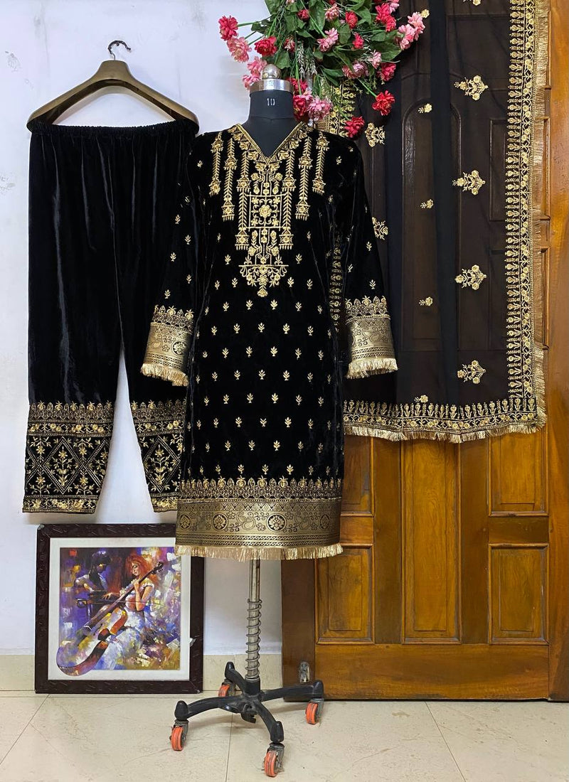 Lc D No 1132 Velvet Heavy Embroidery Work Fancy Kurti Collections