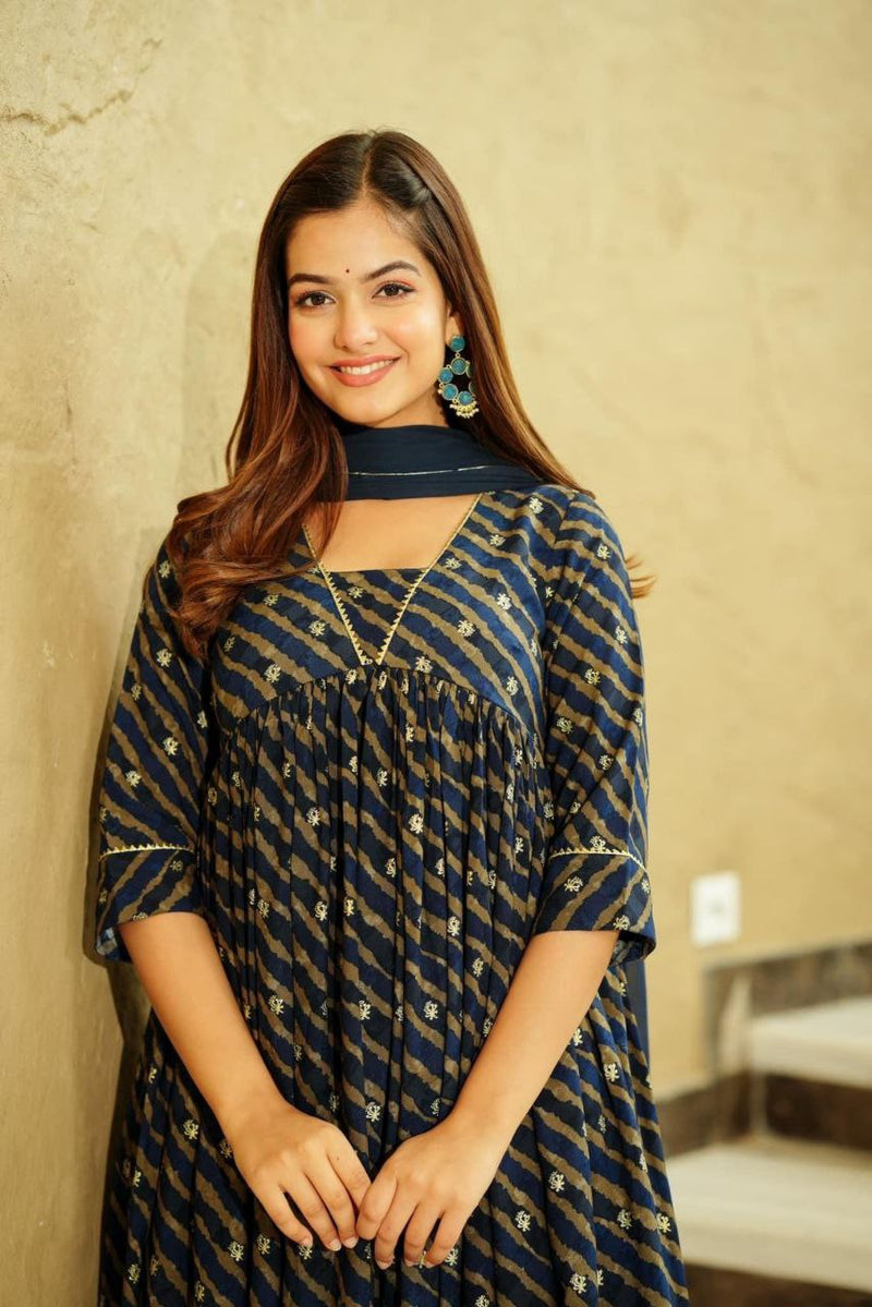 Vad Nyra Cut Rayon With Designer Exclusive Fancy Work Kurti Combo Singles