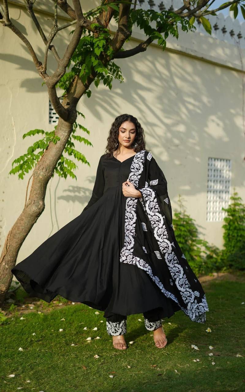 Vad Black Outfit Georgette With Embroidered Work Designer Fancy Kurti Combo Set