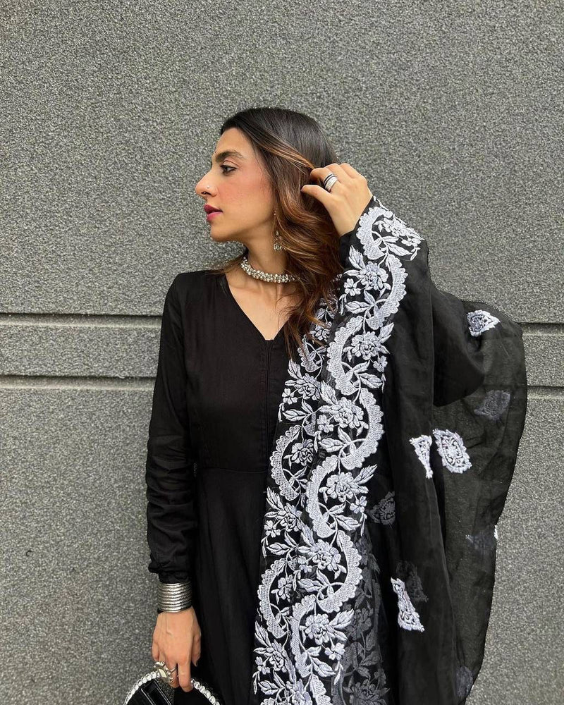 Vad Black Outfit Georgette With Embroidered Work Designer Fancy Kurti Combo Set