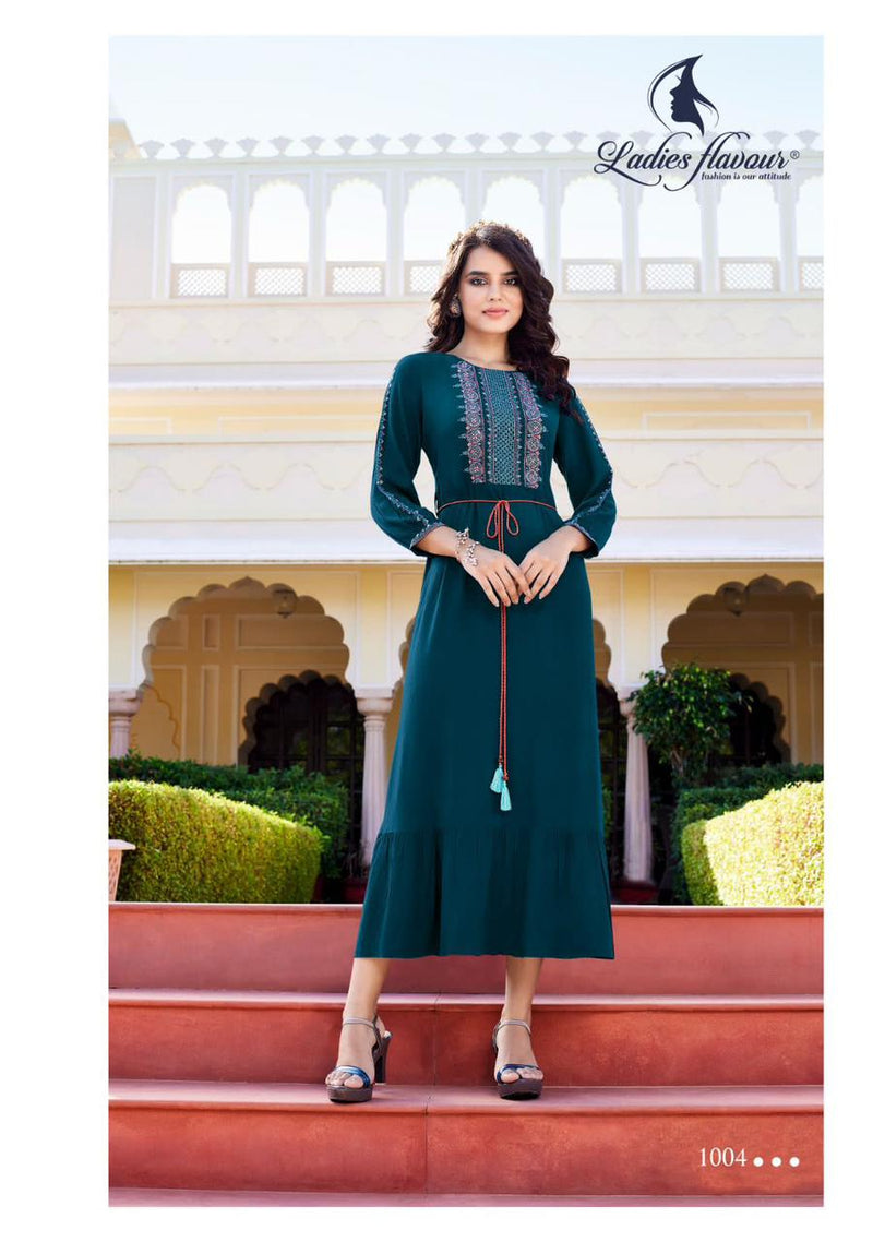 Ladies Flavour Mastani Rayon Wrinkle Embroidery Sequnce With Fancy Dori Partywear Kurti