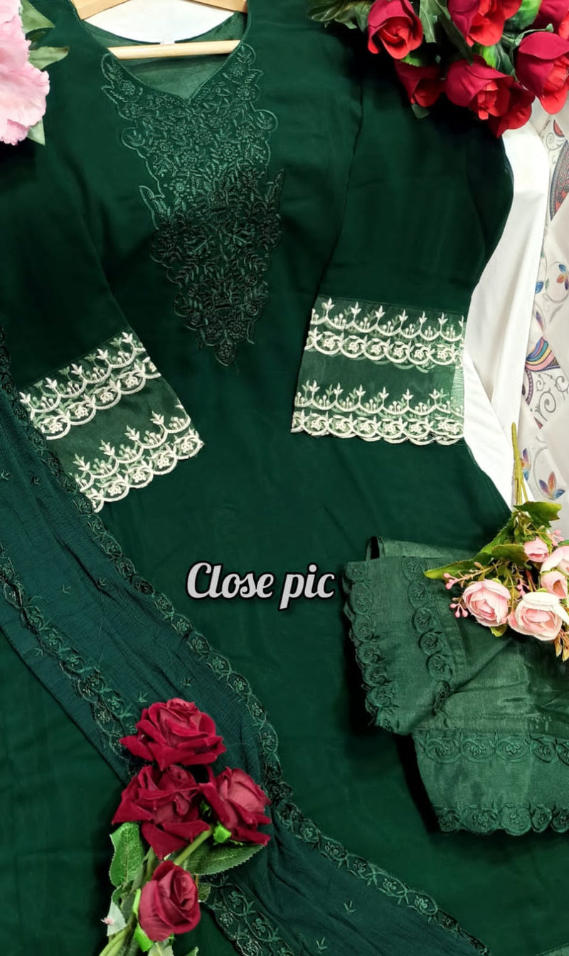 AL Laam D No 7815 Fox Georgette Pakistani Style Party Wear Kurtis With Bottom & Dupatta