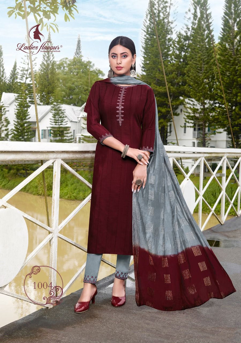 Ladies Flavour Safar Viscose With Fancy Embroidery Work Stylish Designer Casual Wear Attractive Look Kurti