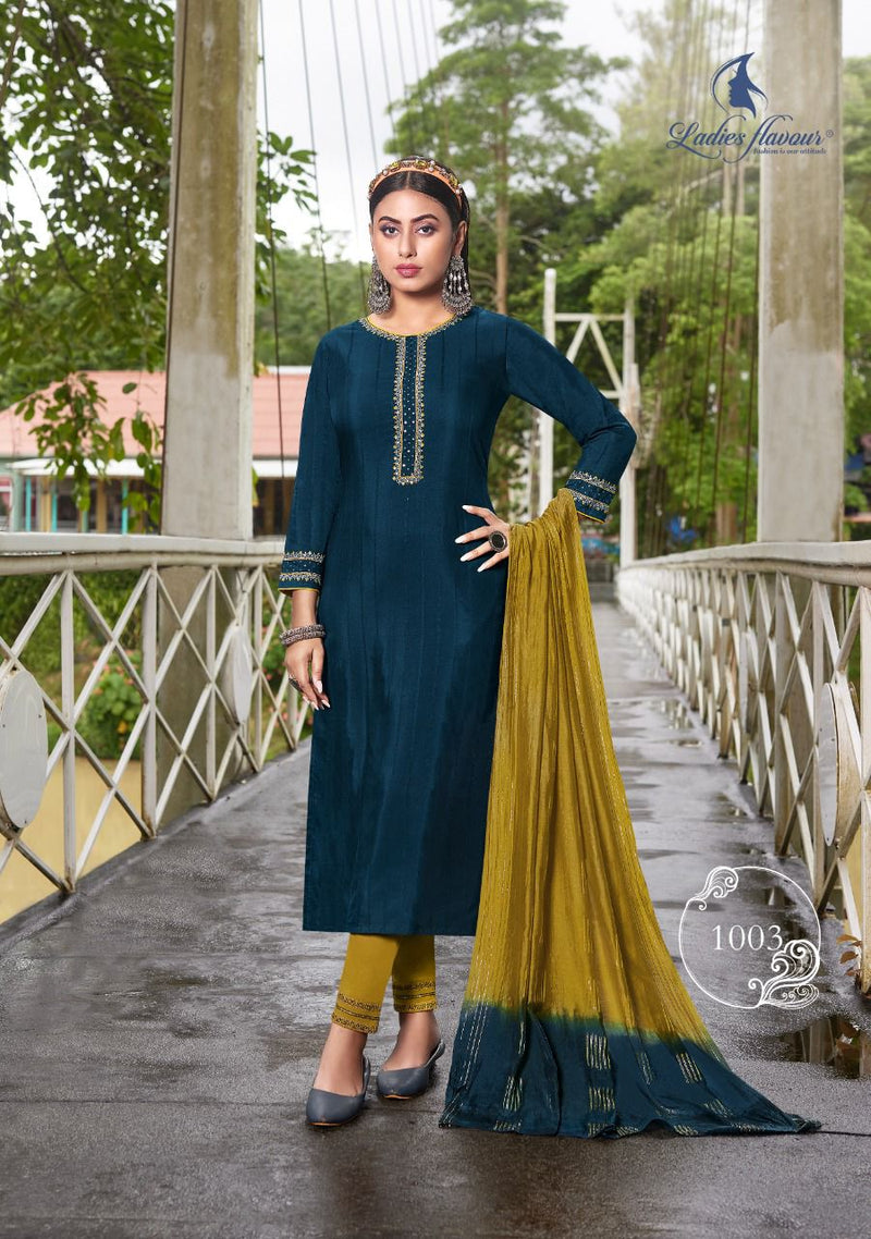 Ladies Flavour Safar Viscose With Fancy Embroidery Work Stylish Designer Casual Wear Attractive Look Kurti