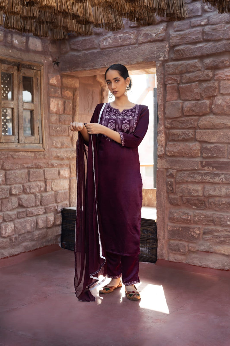 100 Miles Sitara Velvet With Fancy Work Stylish Designer Winter Wear Fancy Kurti