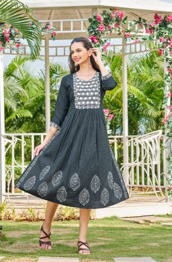 Kinti Vamika Rayon With Fancy Work Stylish Designer Party Wear Shorts Kurti